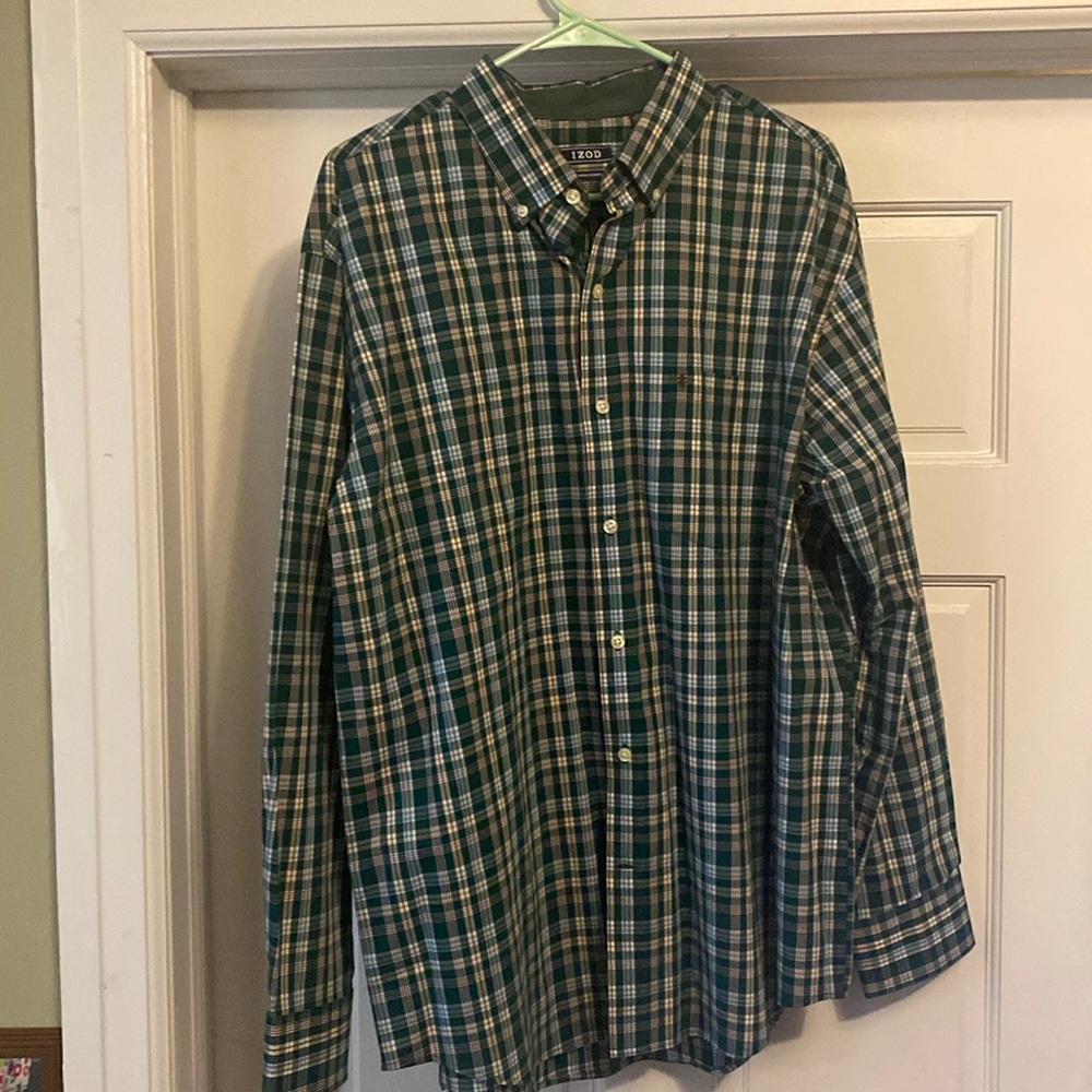 Izod premium essentials button down shirt (L)